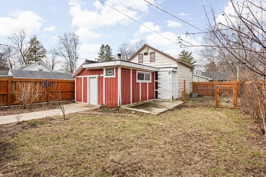 Building Photo - 5110 Norwaldo Ave
