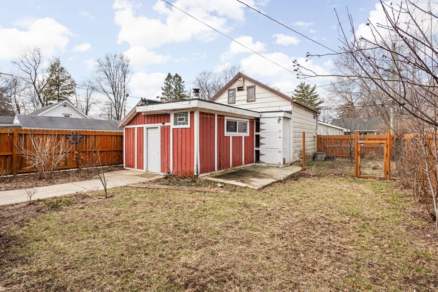 Building Photo - 5110 Norwaldo Ave