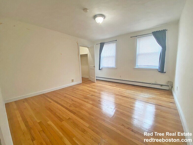 Building Photo - 359 Market St