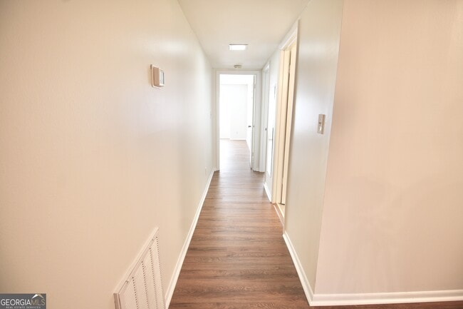 Building Photo - 34 Little Silver Ct