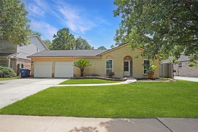 Building Photo - 17119 Mellow Ridge Dr