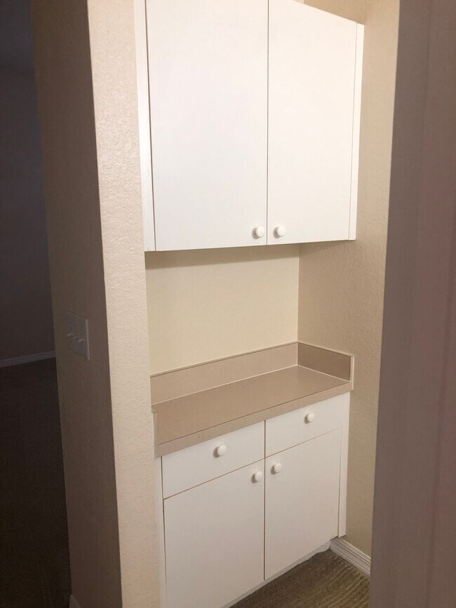 Building Photo - MOVE IN OCTOBER! 3rd floor 3BR/2BA Condo -...