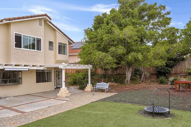 Building Photo - 4 Bed | 3 Bath | 1,979 Sq. Ft. | Stunning ...