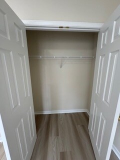 Building Photo - 3553 Oak Villa Way