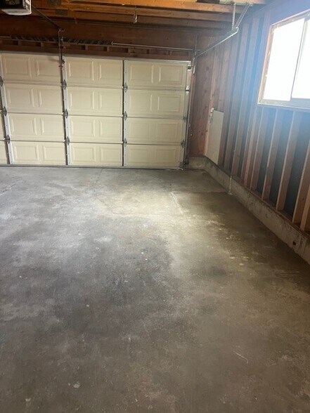 Building Photo - 7426 Launa Dr