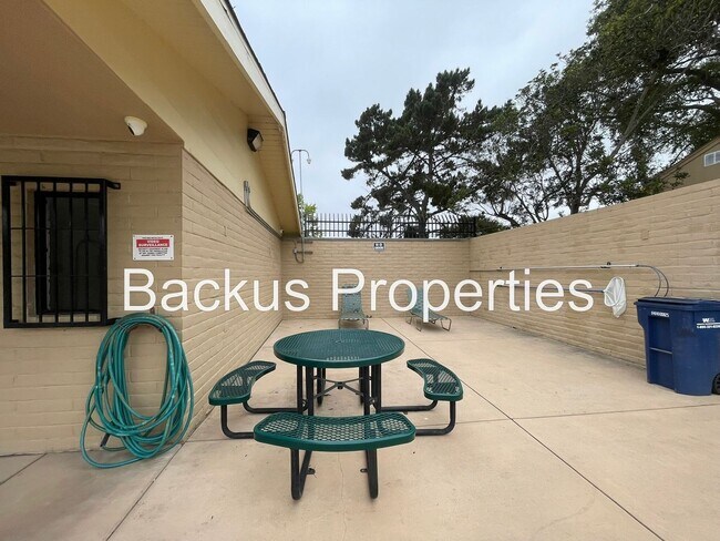 Building Photo - 14685 Charter Oak Blvd