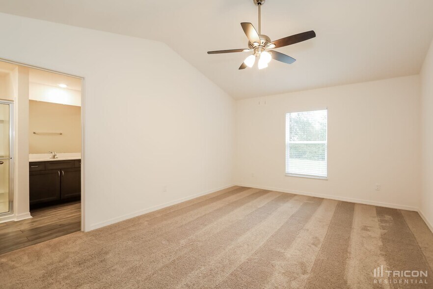 Building Photo - 34 Raemond Ln