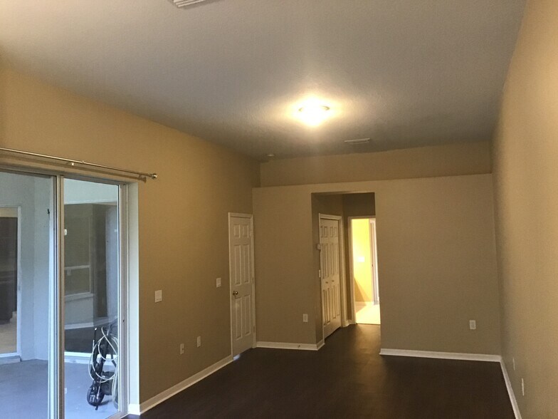 Building Photo - 16150 Bridgepark Dr