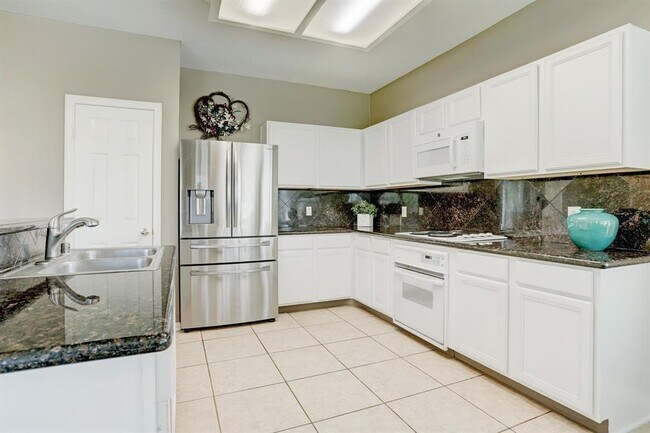 Building Photo - 635 Presley Way