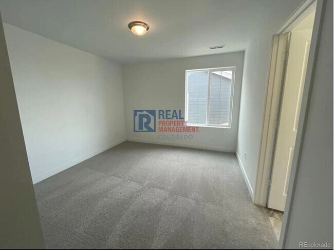 Building Photo - 5525 Wisteria Ave