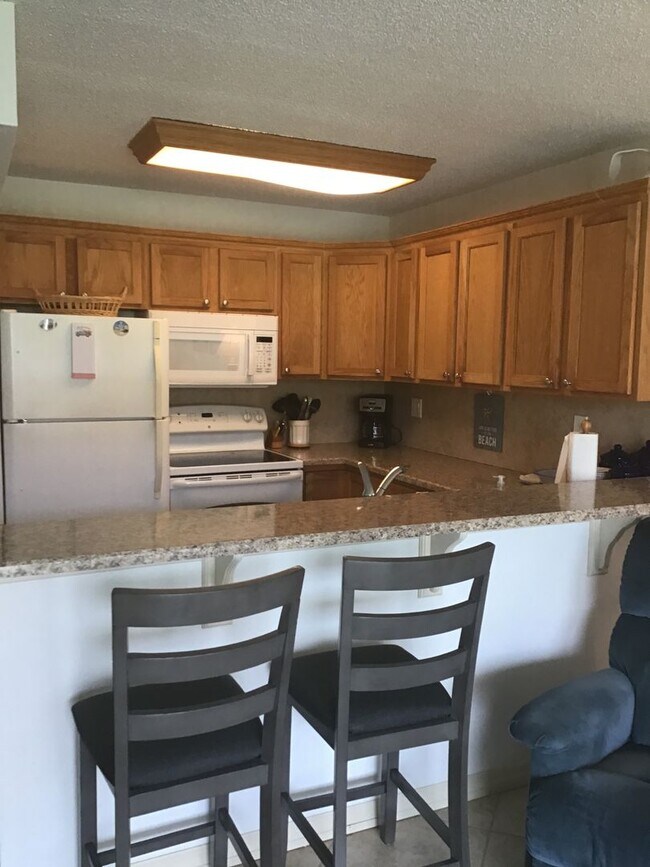 Building Photo - Amazing Ocean View from Pool and Jacuzzi - 1bdrm 1Ba in Datyona Beach