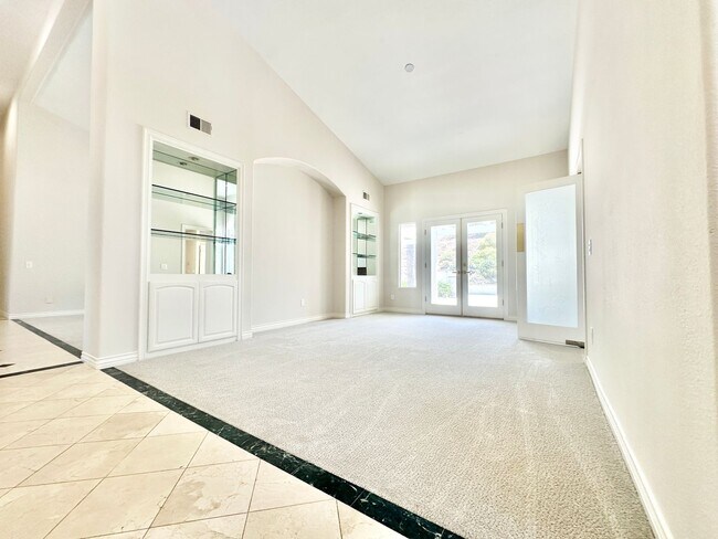 Building Photo - 4286 La Canada Rd