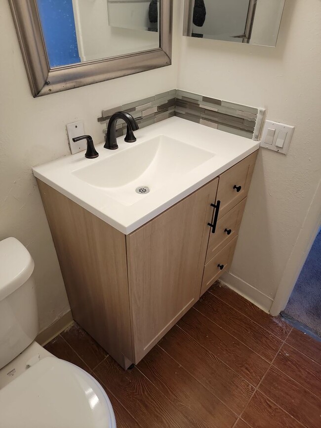 Building Photo - Wonderful 1 bedroom ground floor condo