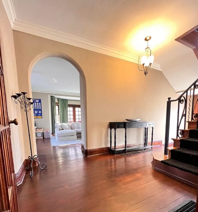 Building Photo - Large 3 Bedroom Home!
