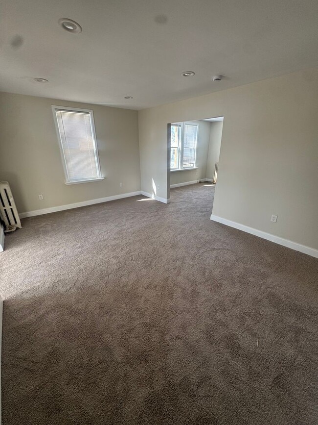 Building Photo - LIMITED-TIME MOVE-IN SPECIAL 525+ Credit Accepted | Only Half of First Month’s Rent + Last Month ...