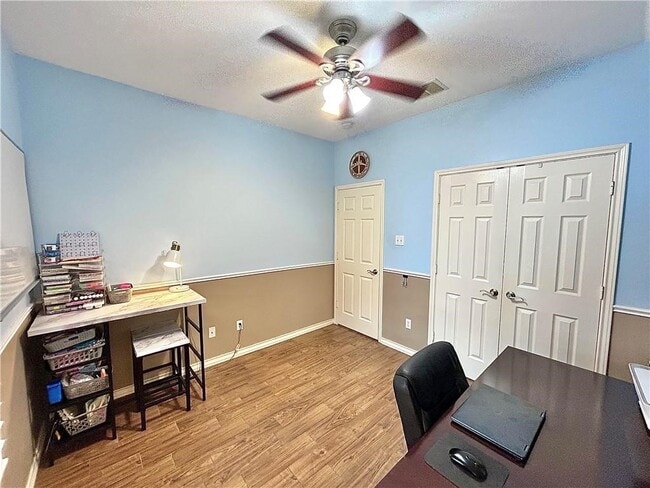 Building Photo - 7005 Vineyard Dr