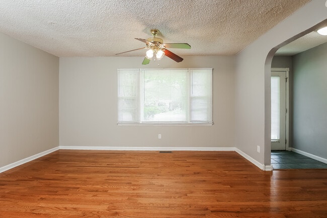 Building Photo - 123 Belknap Rd