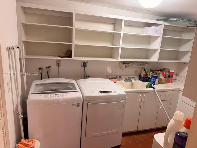 Building Photo - 401 Warren Ln