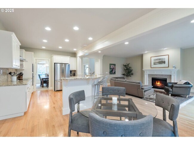 Building Photo - Gorgeous Executive Style Home in Southwest...