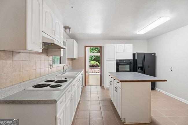 Building Photo - 3543 Cloudland Dr