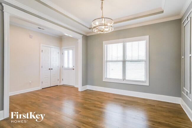 Building Photo - 13 Spruce Pt Dr