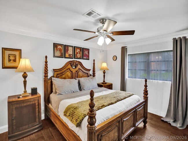Building Photo - 340 Orange Tree Dr