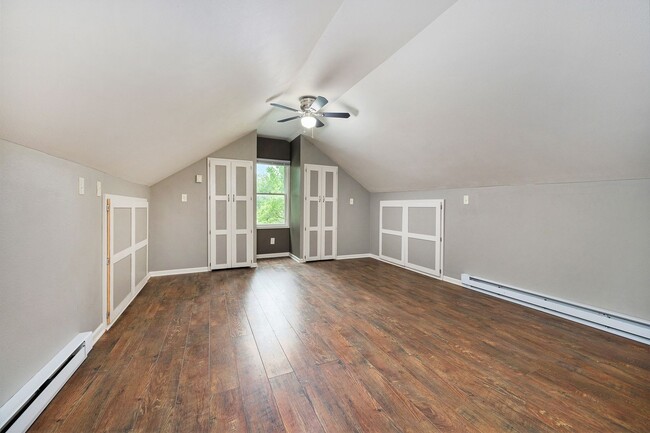 Building Photo - MOVE-IN SPECIAL: 1/2 OFF FIRST MONTH 3BR/2...