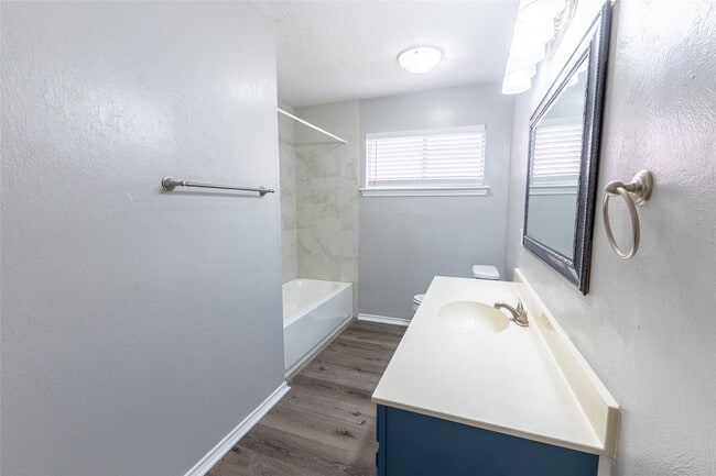 Building Photo - 76 Hickory Oak Dr