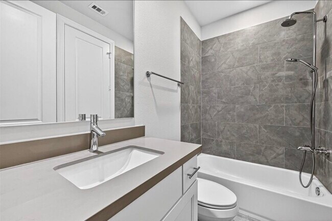 Building Photo - 815 Bringhurst St