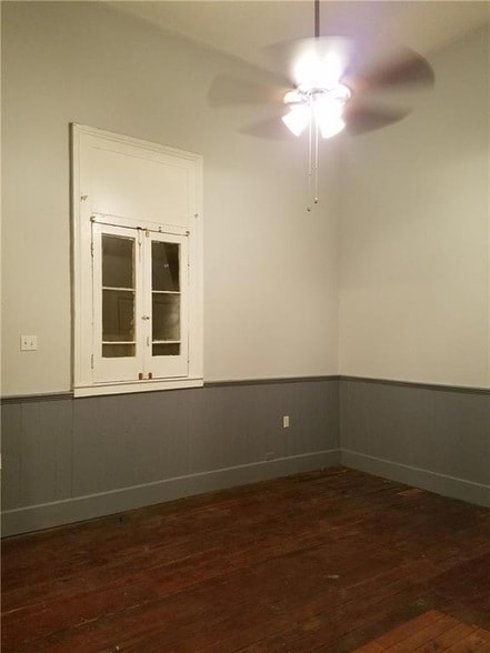 Building Photo - 921 N Miro St