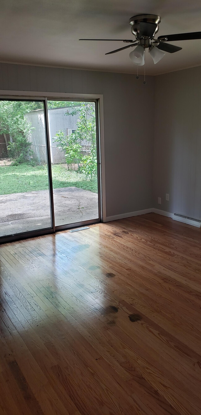 Building Photo - 3424 Schalck Dr