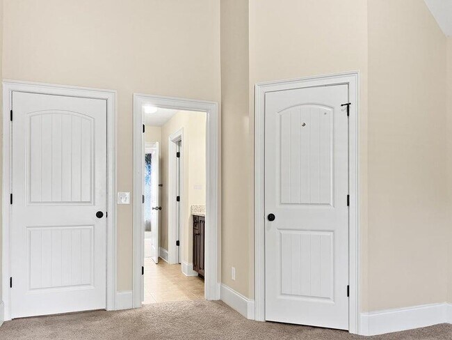 Building Photo - 8614 Crenshaw Dr