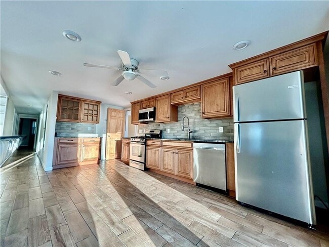 Building Photo - 32 Seaspray Way