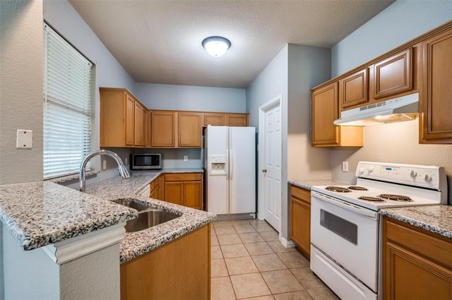 Building Photo - 9801 Cedarcrest Dr