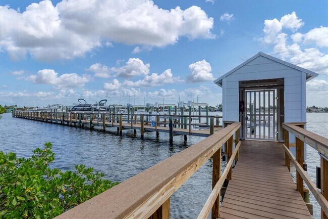 Building Photo - 1375 Beach Rd