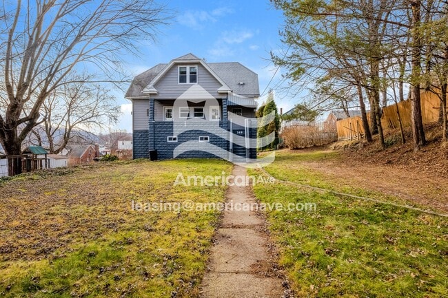 Building Photo - 349 James St