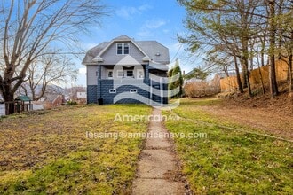 Building Photo - 349 James St