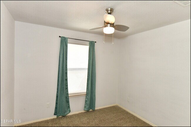 Building Photo - 10661 Canyon Sage Dr