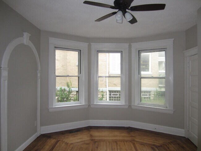 Building Photo - 571-573 Howell