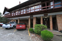 Building Photo - 3 BEDROOM, 2.5 BATHROOM CONDO IN METAIRIE