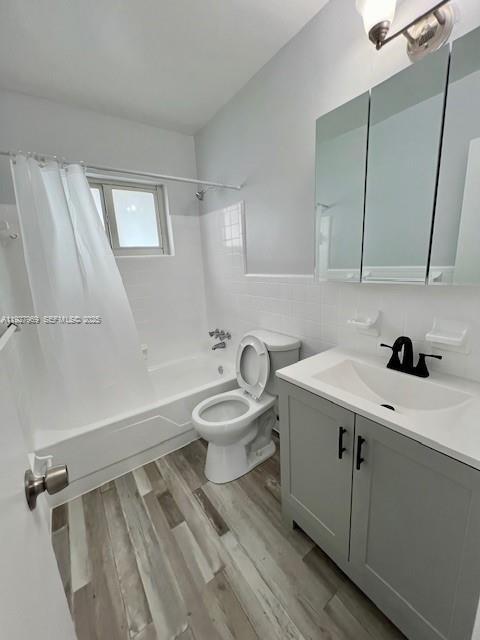 Building Photo - 2325 Taft St