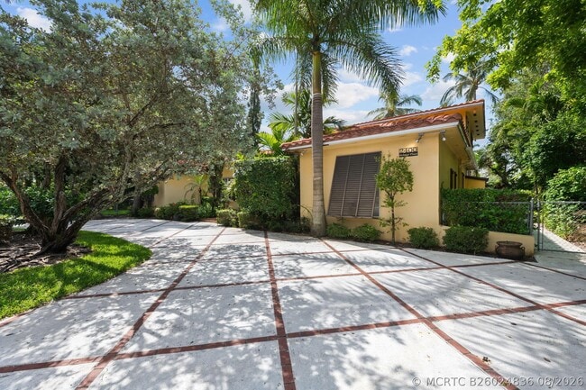 Building Photo - 2400 Delmar Pl
