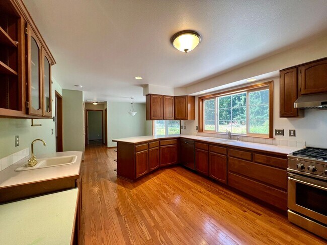 Building Photo - PENDING APPLICAITON; 3+ BD on 2 Acres - Barn Included