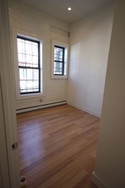 Building Photo - 716 Knickerbocker Ave