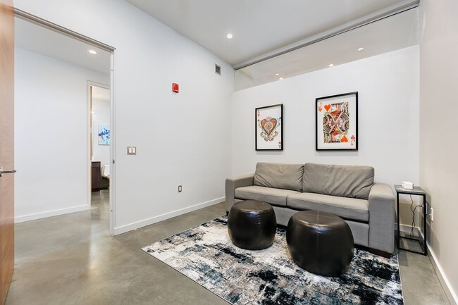 Building Photo - FULLY FURNISHED LUXURY DOWNTOWN LIVING AT ...