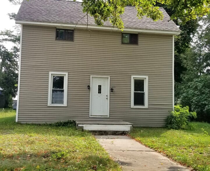 Building Photo - 404 2nd St