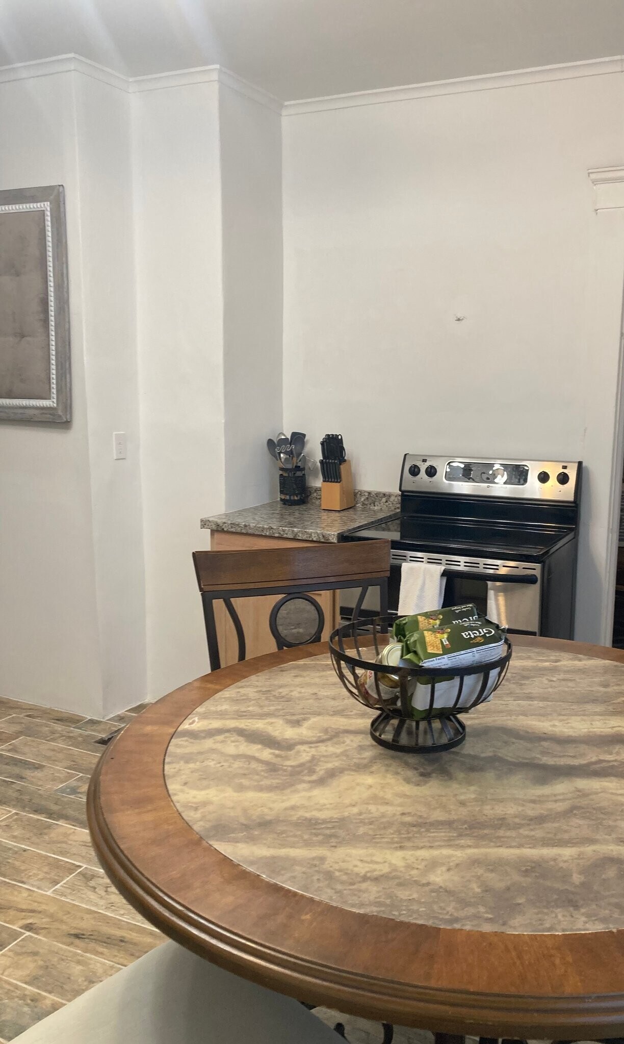 Building Photo - 1887 State St