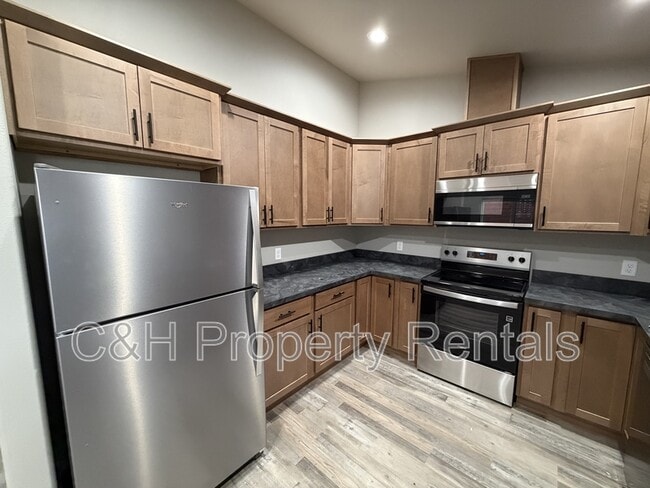 Building Photo - 1331 Lynn Ave