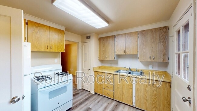 Building Photo - 411 N 30th St