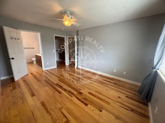 Building Photo - 372 Angus Cove